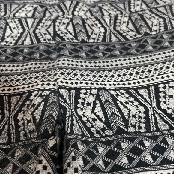 ALMOST NEW American Eagle Leggings. - Picture 2 of 3